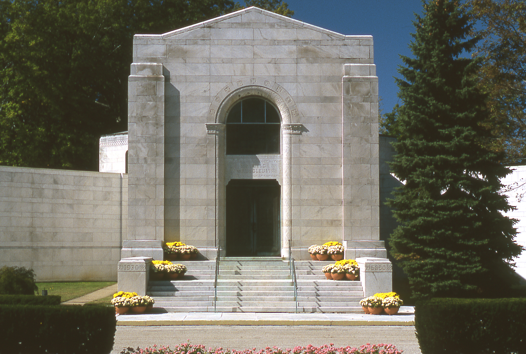 United Jewish Cemeteries Mausoleum